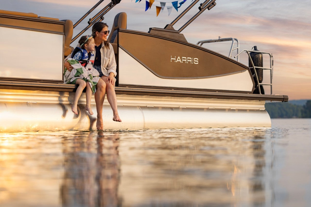 Harris Pontoon Boats Sunliner 250 SLDH Mother Daughter