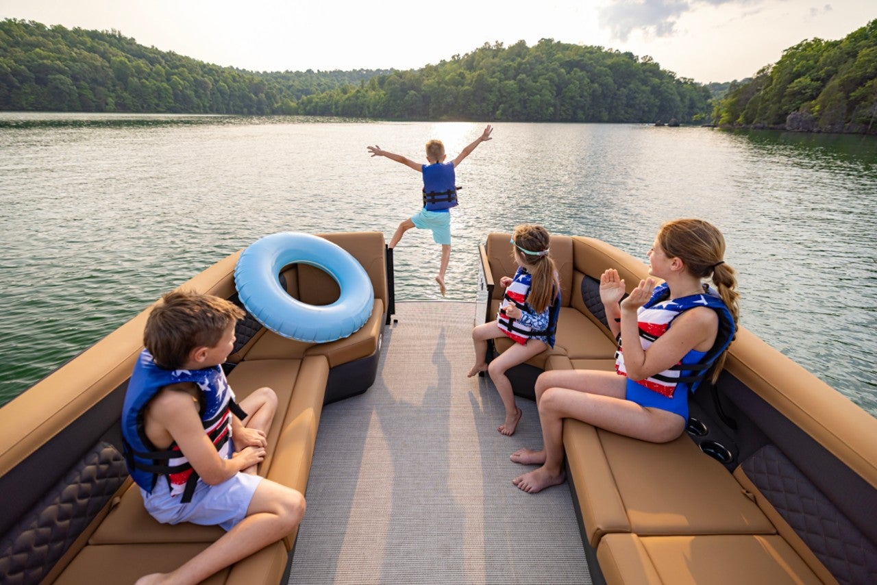 Harris Pontoon Boats Sunliner 250 SLDH Jumping