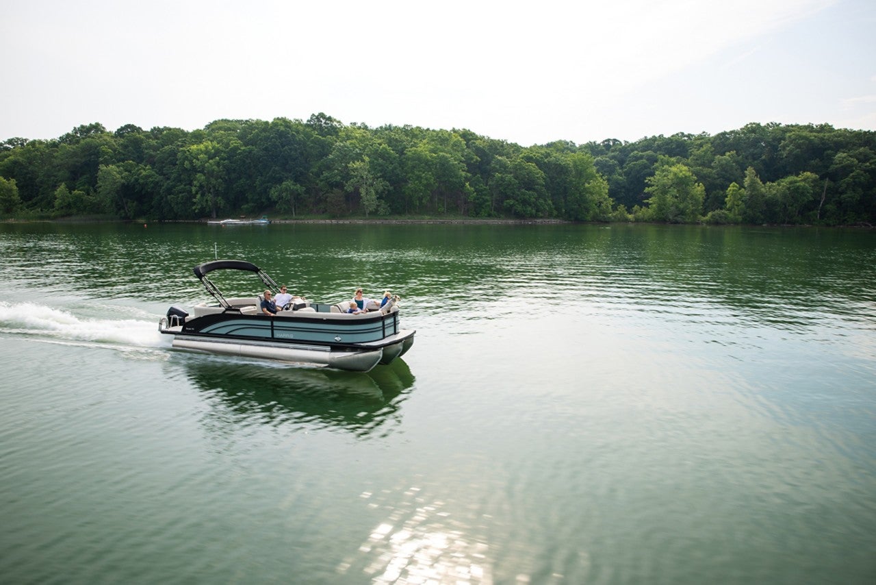 Harris Pontoon Boats Sunliner 250 CW Starboard Running