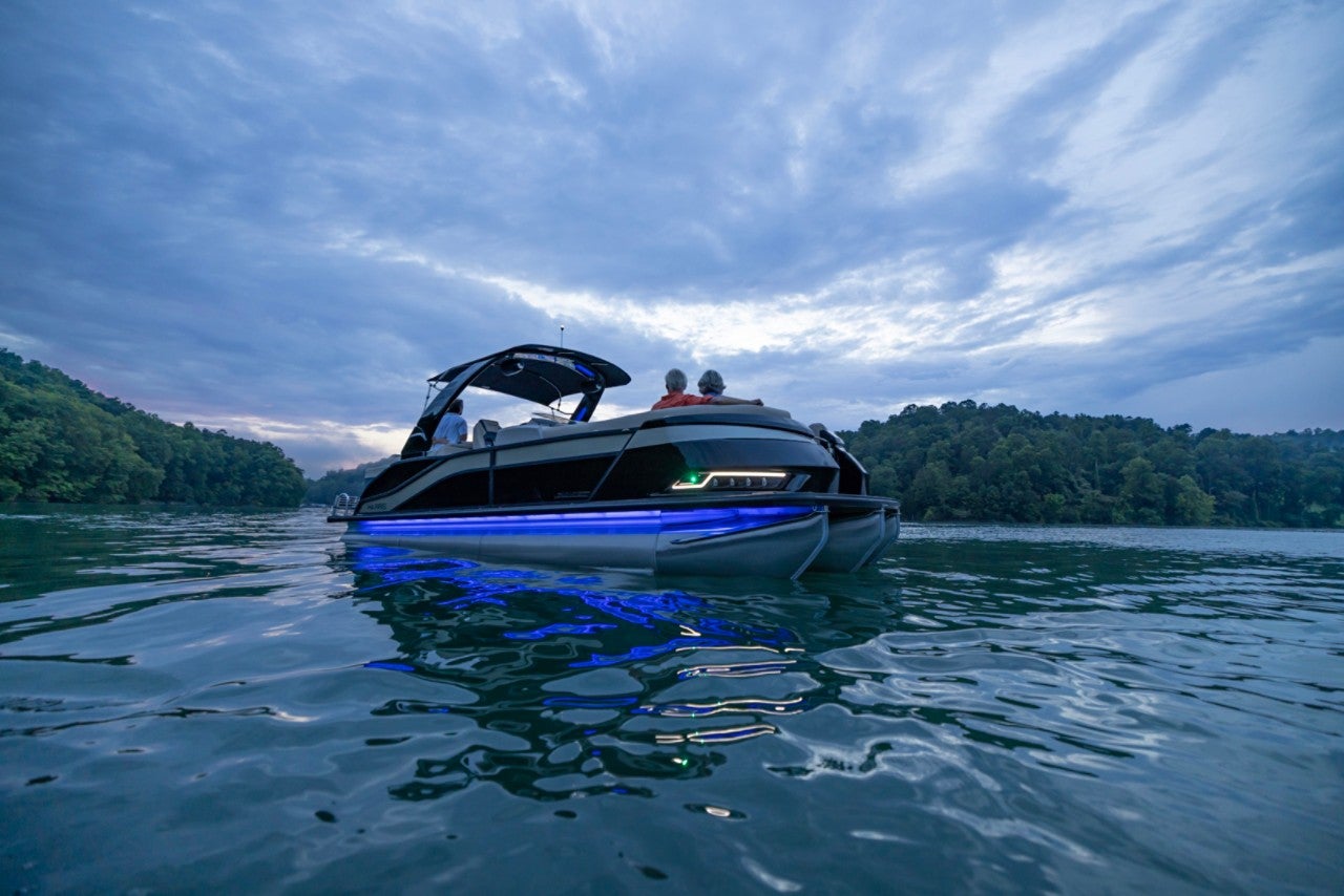 Harris Pontoon Boats Grand Mariner 250 CWDH Lighting E4A2674Rt
