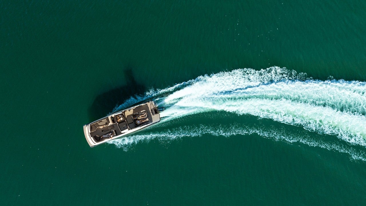 Harris Pontoon Boats Crowne 250 Overhead Running