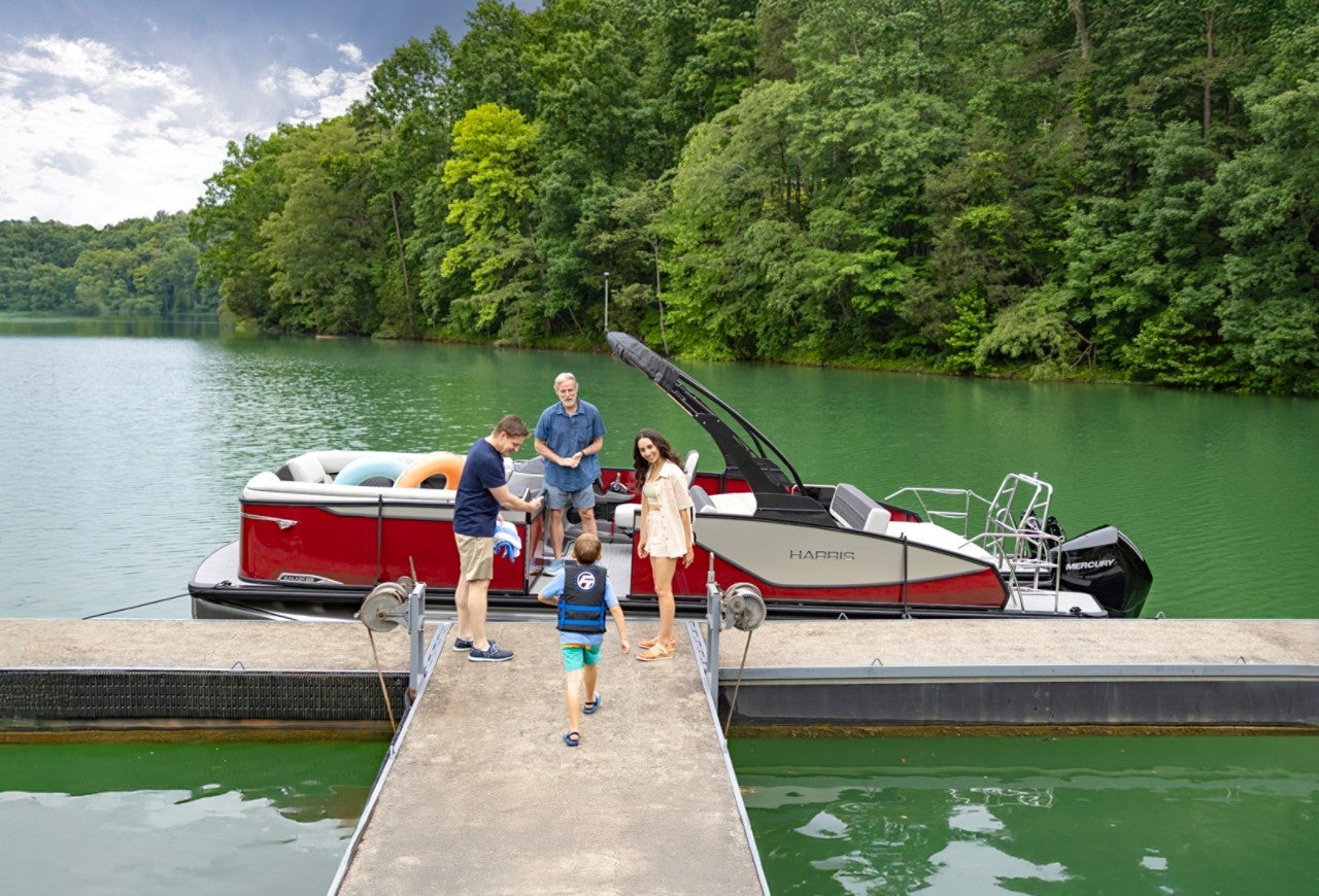 Hf Sunliner 250 SLE Dock Family