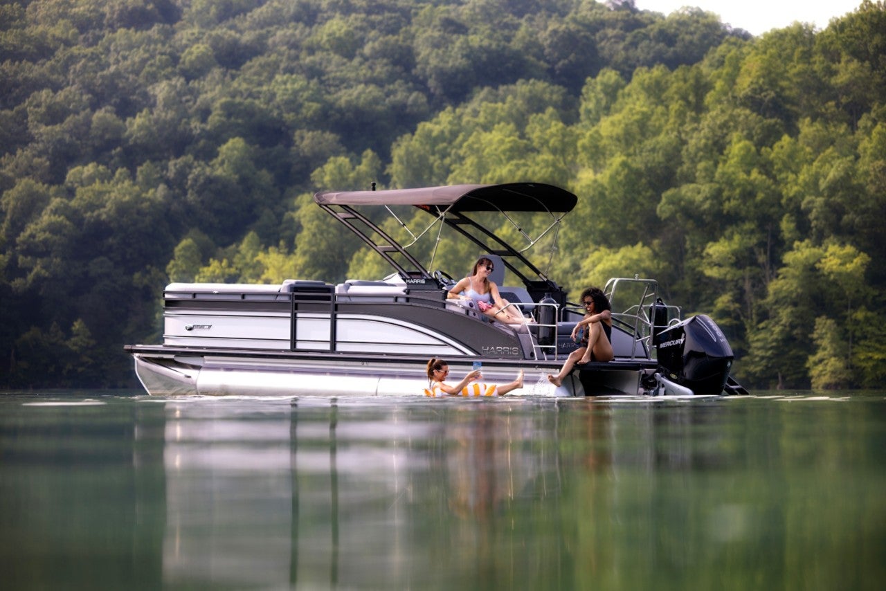 Harris Pontoon Boats Solstice 250 SL Lifestyle E4A9183Rtgg