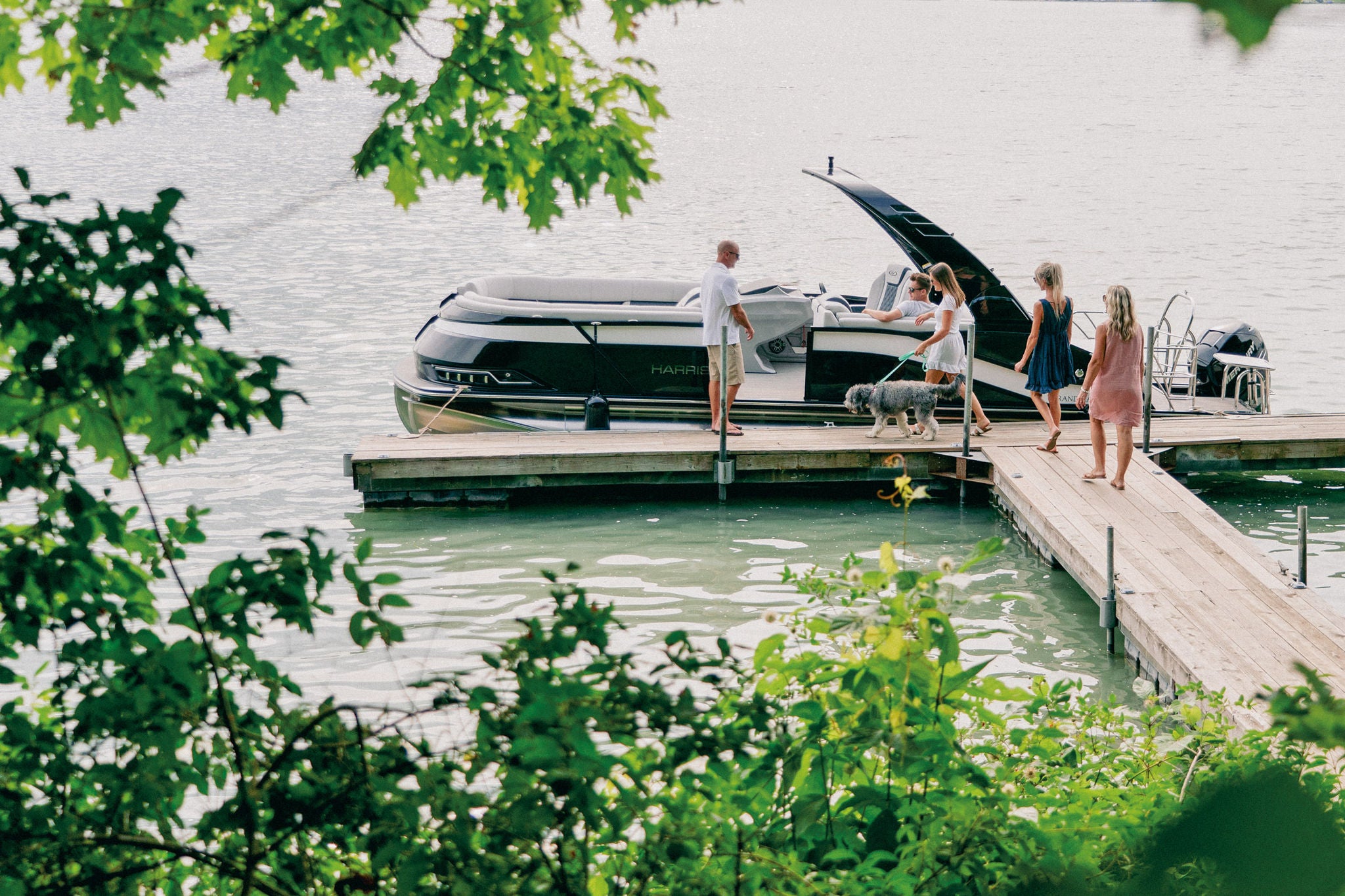 Harris Pontoon Boats Grand Mariner 250 Dock Family