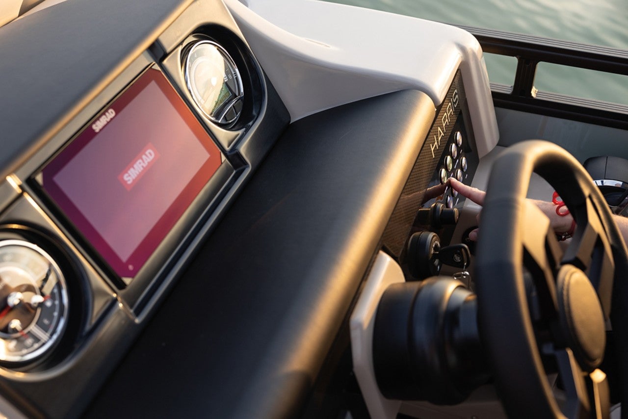 Harris Pontoon Boats Solstice 250 NSX7 Gauges