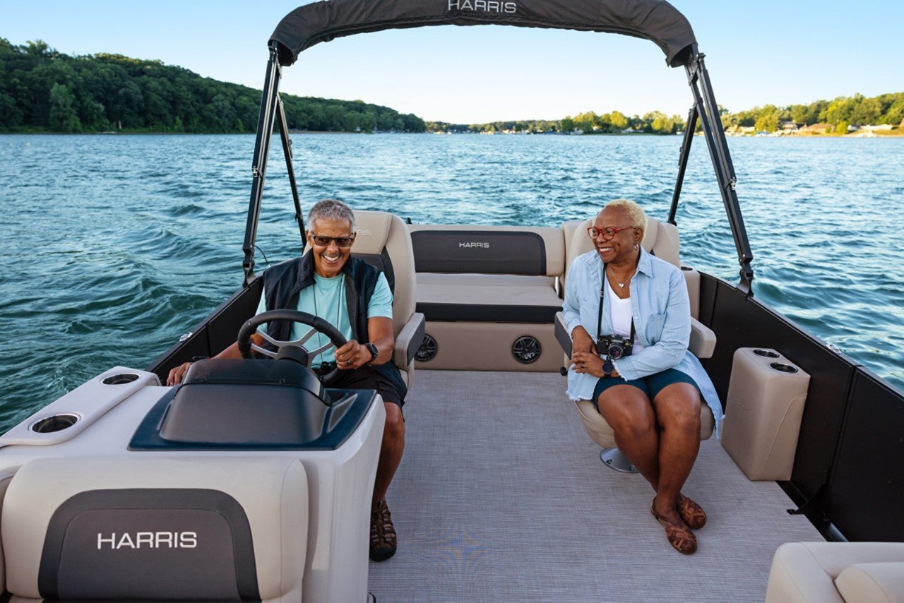 Harris Pontoon Boats Cruiser 210 SLDH Couple