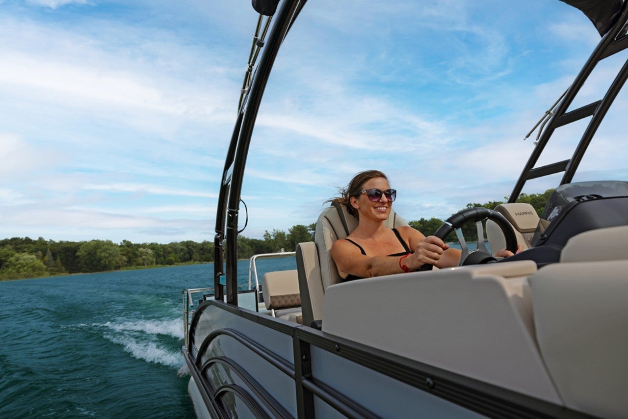Harris Pontoon Boats  Sunliner 250 Sport SLDH Driver