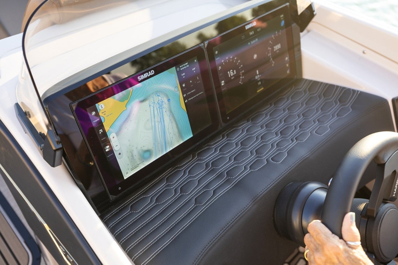 Harris Pontoon Boats Crowne 250 SL Simrad